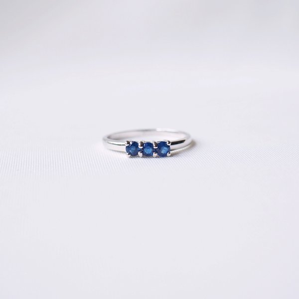 EVERLY Ring - 10K White Gold (Sapphire)