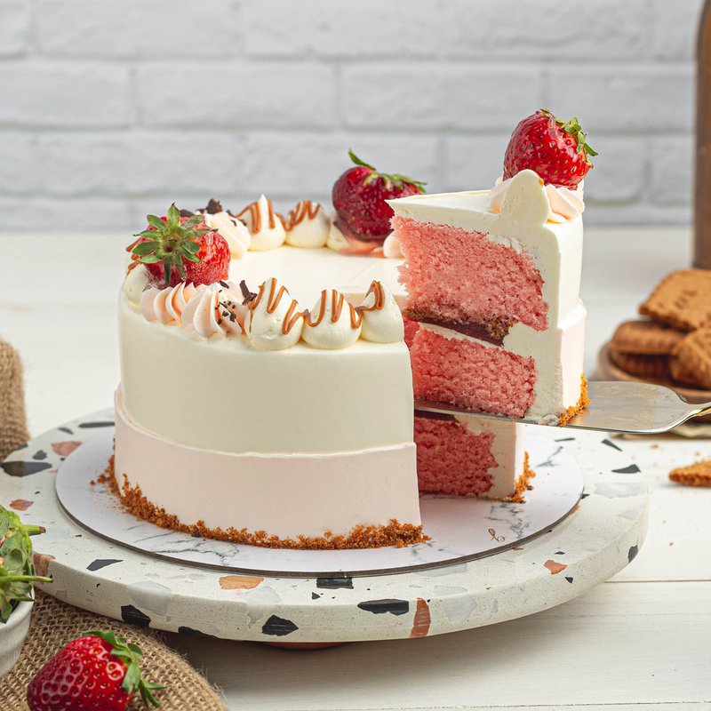 Best Strawberry Speculoos Cake | Online Cake Delivery Singapore | Baker