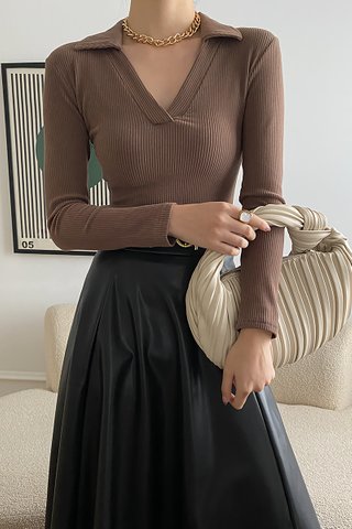 BACKORDER - Wayna Collar Knit Top In Khaki