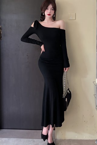 BACKORDER - Jency One Shoulder Ruched Dress In Black