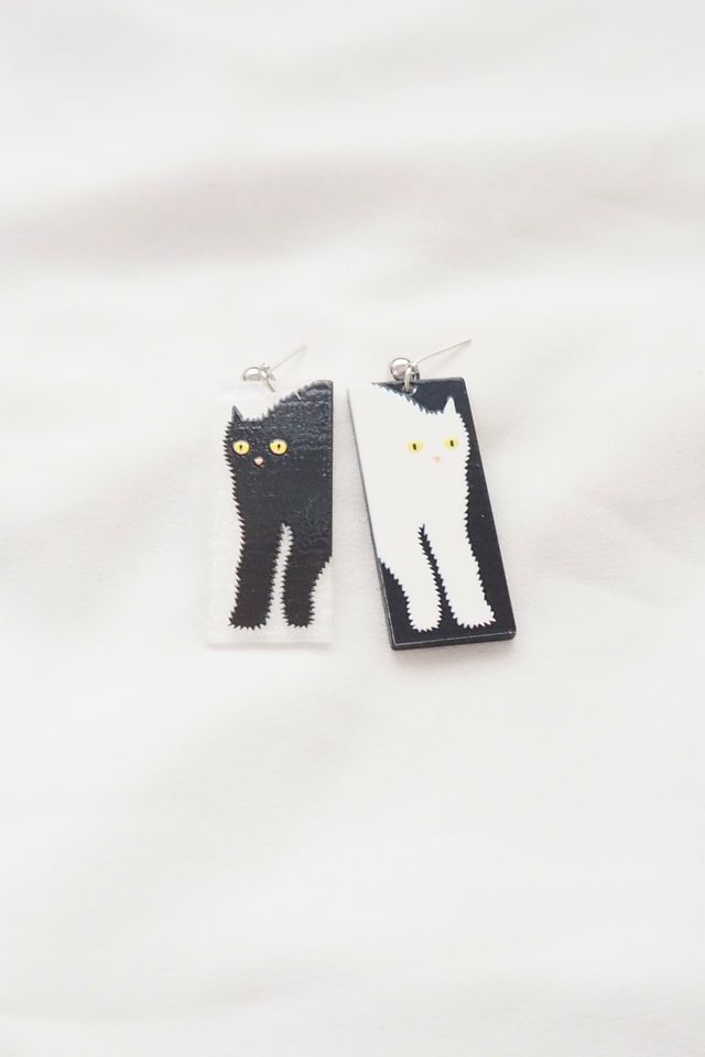 Mismatched Cat Earstuds