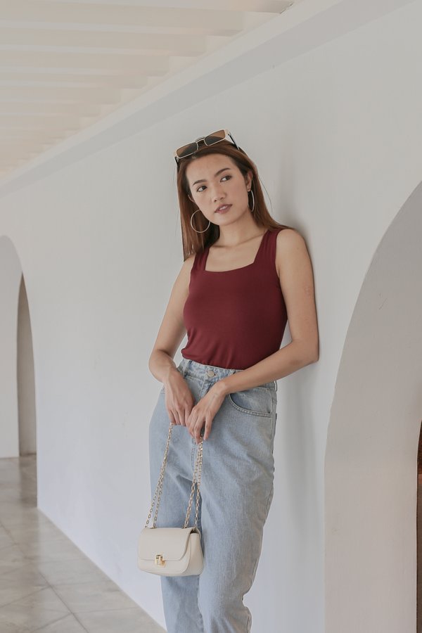 *TPZ* ALL DAY BASIC PADDED TOP V2 IN BURGUNDY *WITH SCRUNCHIE*
