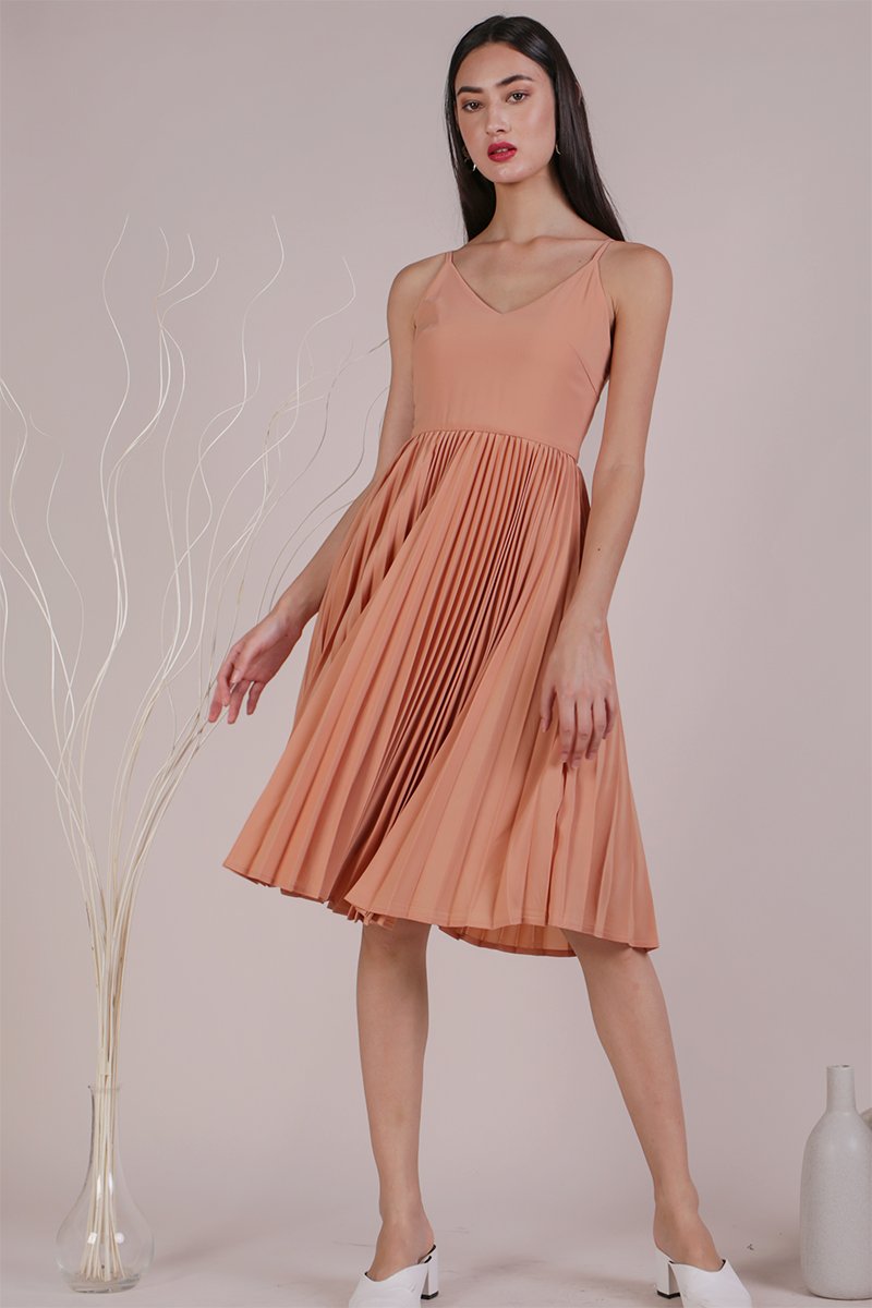 Kiki Pleated Dress (Peach)